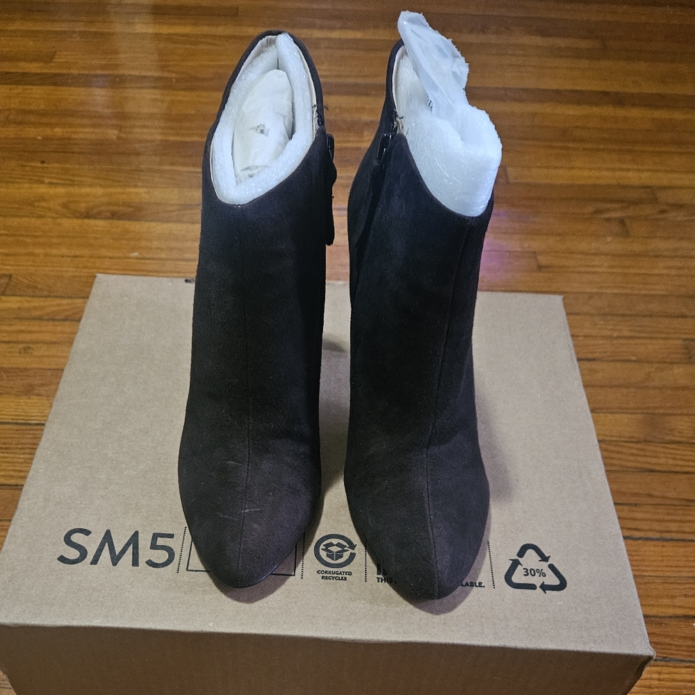 Nine West Cozie Dark Brown Ankle Booties - Size 9M